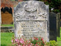 Luego de 164 años, al fin se ha corregido el error en la lápida de Anne Bronte. ESPECIAL /