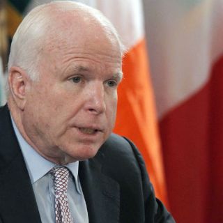 McCain aboga por reforma migratoria en California