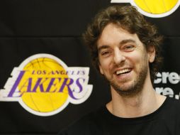 Pau Gasol espera seguir su carrera en la NBA con los Lakers. AP /