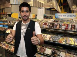El cantante español, Alex Ubago, espera en agosto próximo hacer algunas presentaciones en México. ARCHIVO /