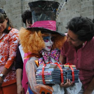 ''Disfrazan'' a la literatura