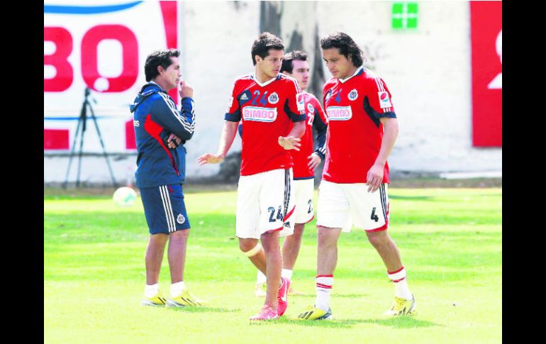 Galindo sabe que tiene que renovar su plantel, en el que no han rendido como se esperaba Sergio Pérez, Luis Pérez ni Héctor Reynoso. EL INFORMADOR /