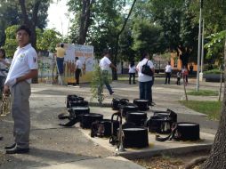 Continúa el montaje para la realización del discurso en el monumento al maestro.  /