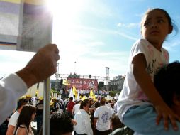 Trabajadores unen sus voces en Plaza de Armas para pedir mejores condiciones laborales.  /