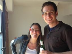 Lucas Perlove (@LucasPerlove), gerente de marca de HBO con su ''guía'. ESPECIAL /