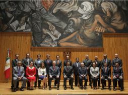 Los nuevos 17 rectores de los centros universitarios de la Universidad de Guadalajara.  /