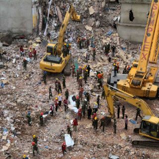 Derrumbe en Bangladesh causa más de 400 muertes