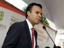 Robles Peiro explica a grandes rasgos en lo que consistirá el programa integral en El Centinela. ARCHIVO /