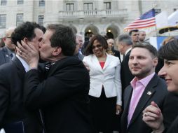 El matrimonio gay es legal ahora en diez de los 50 estados y en la capital Washington. AP /