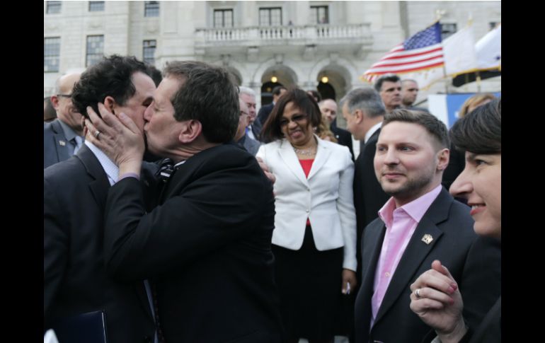 El matrimonio gay es legal ahora en diez de los 50 estados y en la capital Washington. AP /