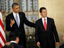 Los presidentes Peña Nieto (d) y Obama (i) buscan estrechar la relación bilateral entre ambas naciones. EFE /