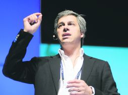 REZAGO. Claudio X. González indica que sólo la mitad de cada generación termina en tiempo y forma la secundaria. ESPECIAL /