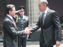 El presidente Barack Obama llega al Palacio Nacional, donde es recibido por el Presidente Enrique Peña Nieto. EFE /