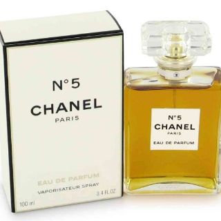 Chanel destapa la esencia artística de su icónico perfume Nº5