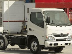 Personal logra detectar una bodega donde se resguardaban vehículos que circulan con anuncios móviles. ARCHIVO /