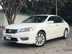 Lo nuevo. Con el estreno de una nueva carrocería, el Accord se puso al día frente a sus rivales desde noviembre del año pasado.  /