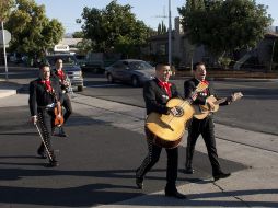 La policía arrestará a las personas que lleven serenata este próximo 10 de mayo si no cuentan con un permiso especial. ARCHIVO /