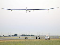 El Solar 'Impulse' es una aeronave extremadamente ligera, pesa poco más de mill 600 kilos. EFE /