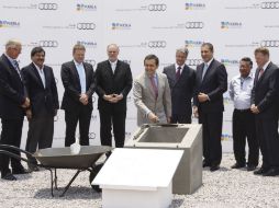 En el evento estuvieron presentes Stadler, el secretario de Economía Idelfonso Guajardo y el gobernador Rafael Moreno Valle. NTX /