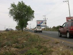 Según las primeras indagaciones, los conductores que se percataron de los cadáveres notificaron a las autoridades judiciales. ARCHIVO /