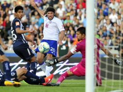 Pavone fue la pieza clave en al victoria del Cruz Azul con tres goles. EFE /