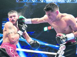 Abner Mares golpeó sólido a Daniel Ponce de León para conquistar el cinturón verde de la CMB en las 126 libras. AFP /