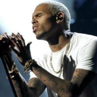 Chris Brown celebra cumpleaños con su ex