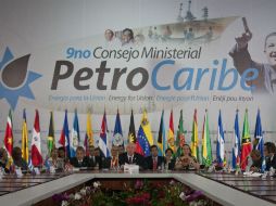 Nicolás Maduro, con el consenso de delegaciones de 19 países, aprobó iniciar los trabajos para crear la Zona Económica. EFE /