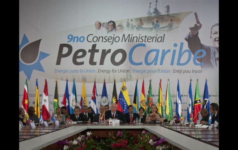 Nicolás Maduro, con el consenso de delegaciones de 19 países, aprobó iniciar los trabajos para crear la Zona Económica. EFE /