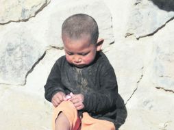 Atropello. Indígenas tarahumaras acusan al DIF de quitarles a los niños que acompañan a sus madres a pedir limosna. NTX /