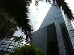 Las bajas de América Móvil, Wal-Mart y Femsa influyeron en el descenso de la bolsa. ARCHIVO /