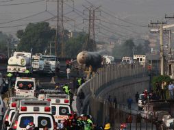 Una pipa de gas que estalló en el Estado de México, y dejó un saldo de 23 muertos. NTX /