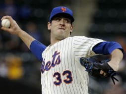 El abridor de los Mets, Matt Harvey, permite a sólo un corredor llegar a base. AP /