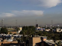 Piden cerrar puertas y ventanas para evitar que los contaminantes ingresen a casas y edificios. ARCHIVO /