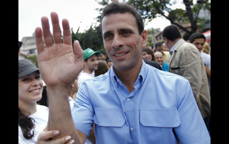 La encuesta del Ivad le otorga a Capriles una intención de voto del 45.8 por ciento, cinco puntos porcentuales sobre Maduro. ARCHIVO /