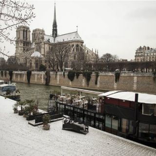 Los parisinos y su río