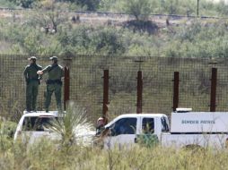 Los funcionarios migratorios admiten haber recibido dinero y hasta viajes a Tailandia a cambio de permitir el acceso a indocumentados. ARCHIVO /