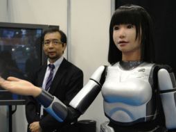 Uno de los robots tiene forma de cabeza de mujer, al que bautizaron como Kaori. ARCHIVO /