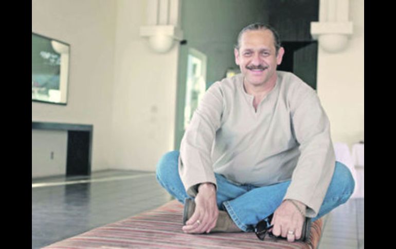 Teo González abre sus sentimientos para compartir su sentir en ese día especial, dedicado a las mamás. ARCHIVO /