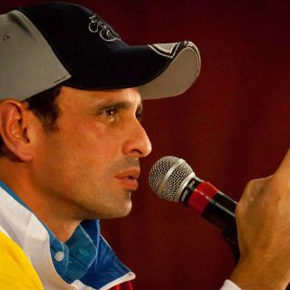 Capriles denuncia ''intento de golpe de Estado'' en su contra