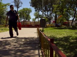 Autoridades han delimitado las áreas verdes con cercas para mantenerlas en buen estado.  /