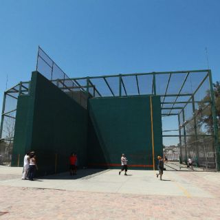 El frontón, un deporte de barrio visto como ''el paraíso''