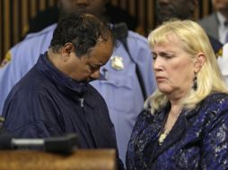 Ariel Castro y su abogada defensora en la corte de Cleveland. AP /