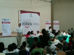 Héctor Robles, alcalde del municipio, firmó convenio para el arranque del proyecto.  /