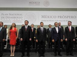 Peña Nieto (c) y otros funcionarios, como Osorio Chong (i) y Mancera (d), durante el el foro de consulta ''México Próspero''. NTX /
