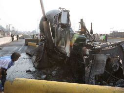 La PGR estudia las condiciones en las que viajaba la pipa que causa el siniestro. ARCHIVO /