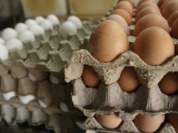 Mayoristas acusan a cadenas comerciales que incrementan hasta en cien por ciento el valor del huevo. ARCHIVO /