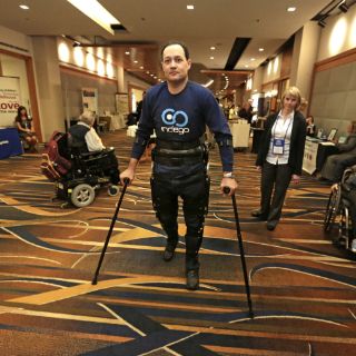 Robots portátiles ayudan a los paralíticos