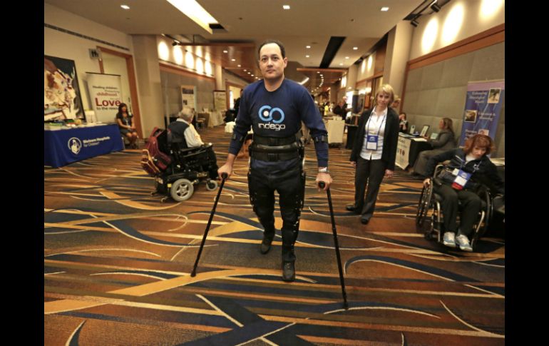 Los dispositivos podrían prevenir úlceras causadas por la presión de estar sentado demasiado tiempo en una silla de ruedas. AP /