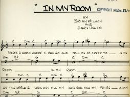 Una partitura manuscrita de la canción ''In my room'' de la mítica banda estadounidense Beach Boys. EFE /